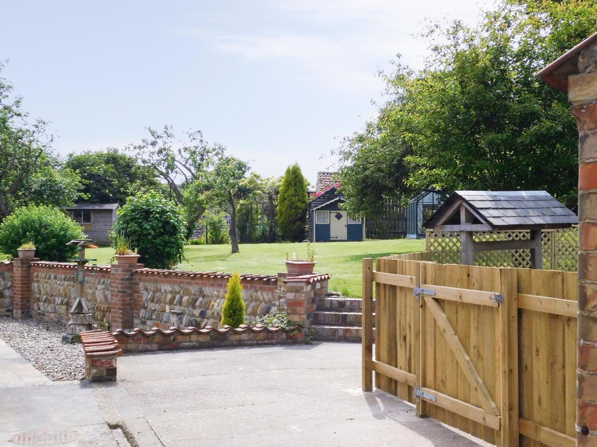 West End Farmhouse Barmston Exterior photo